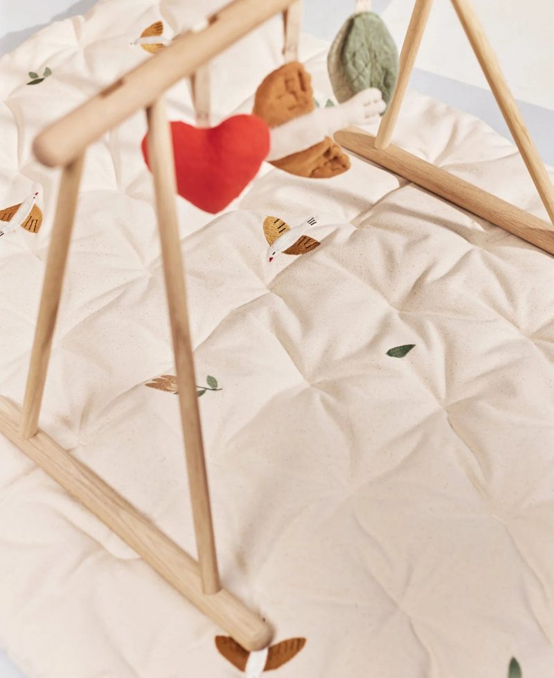 DA 5 101 11PlayMattress Songbirds 04 web 1472x1799 00b29760 dd59 4b66 8c9b 800714a80874